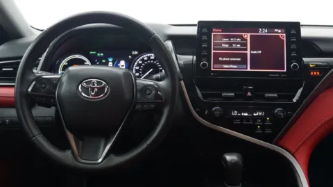 More photos of 2022 Toyota Camry Hybrid XSE at Auto City, CA