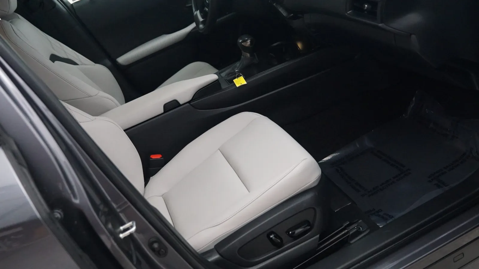 More photos of 2024 Lexus UX 250h at Auto City, CA