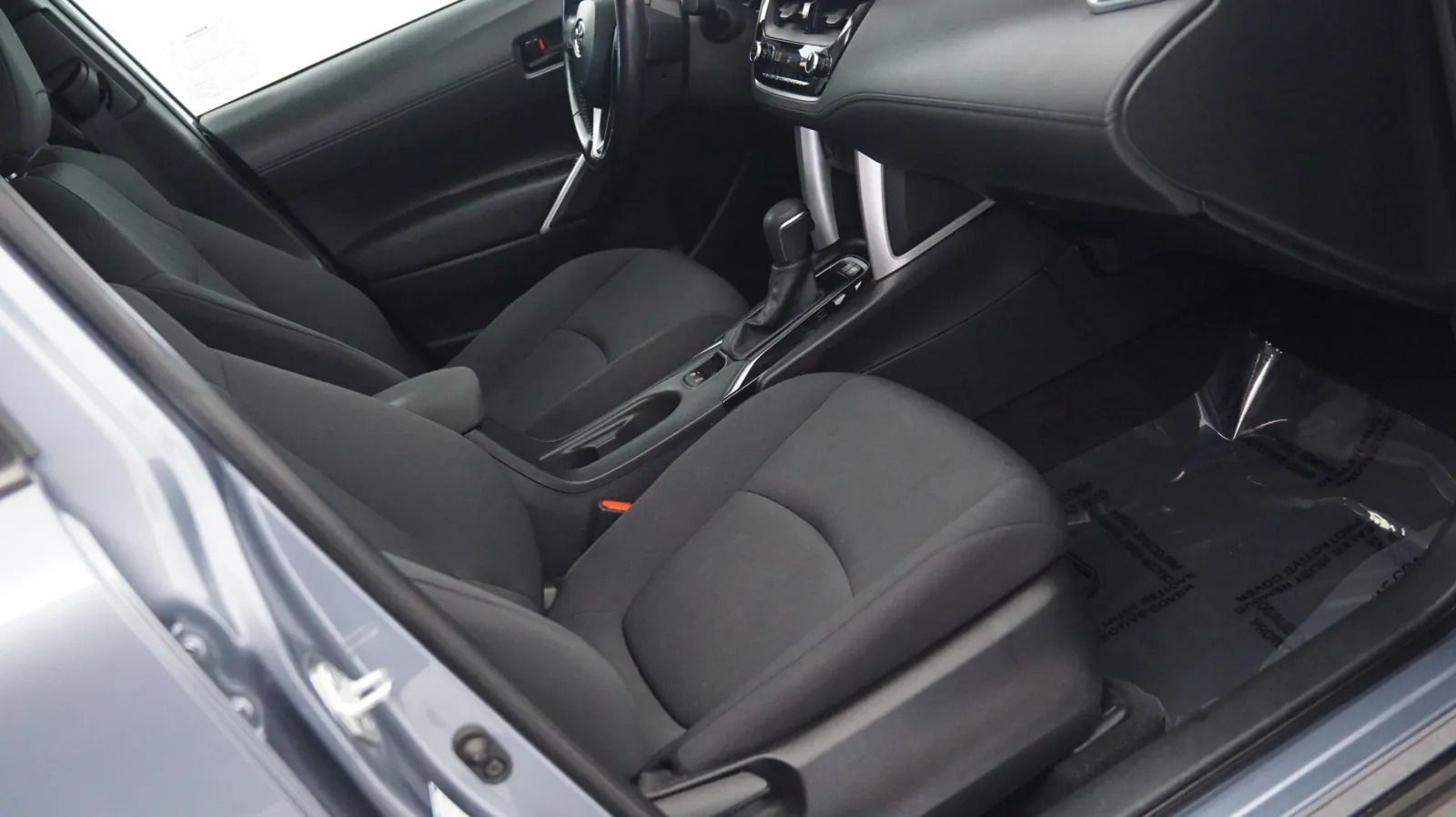 More photos of 2022 Toyota Corolla Cross LE at Auto City, CA