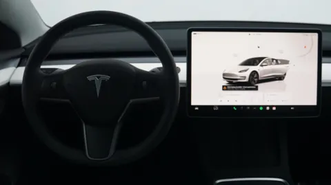 More photos of 2022 Tesla Model 3 at Auto City, CA