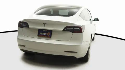 More photos of 2022 Tesla Model 3 at Auto City, CA