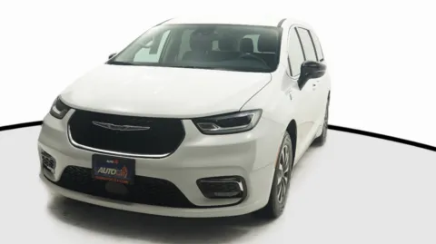 White 2024 Chrysler Pacifica Hybrid Select for sale in El Cajon, CA