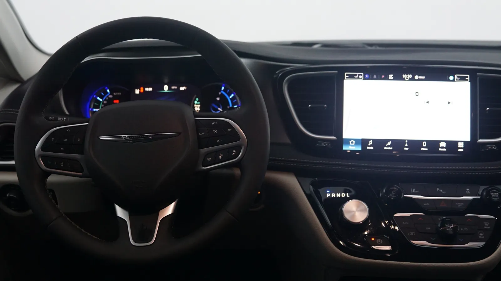 More photos of 2024 Chrysler Pacifica Hybrid Select at Auto City, CA