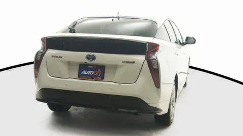 More photos of 2017 Toyota Prius Three Touring at Auto City, CA