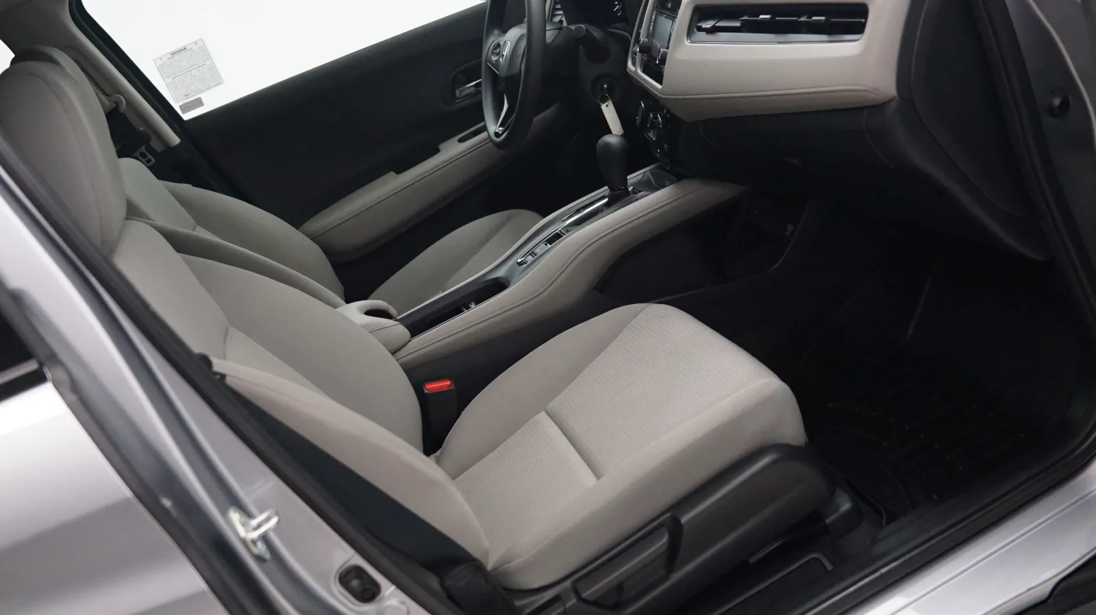 More photos of 2019 Honda HR-V LX at Auto City, CA