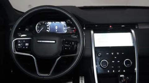 More photos of 2023 Land Rover Discovery Sport SE R-Dynamic at Auto City, CA