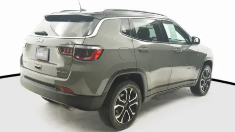 More photos of 2022 Jeep Compass Limited at Auto City, CA