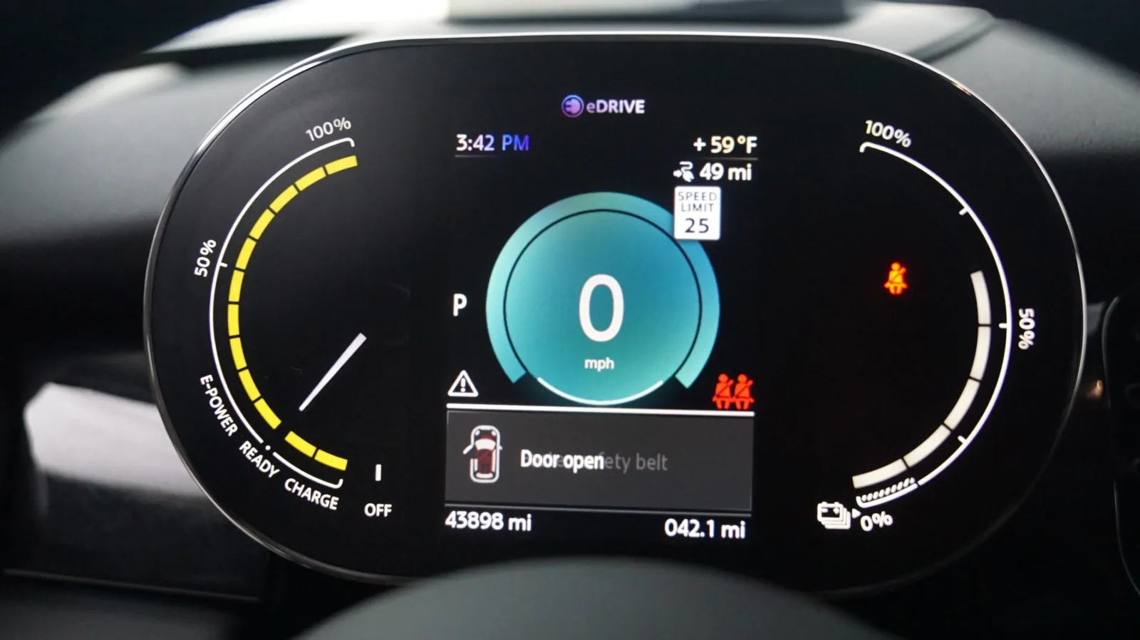 More photos of 2022 Mini Hardtop 2 Door Cooper SE at Auto City, CA