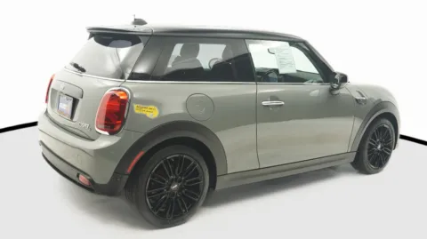 More photos of 2022 Mini Hardtop 2 Door Cooper SE at Auto City, CA