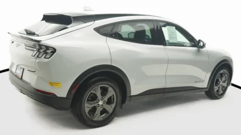 More photos of 2022 Ford Mustang Mach-E Select at Auto City, CA