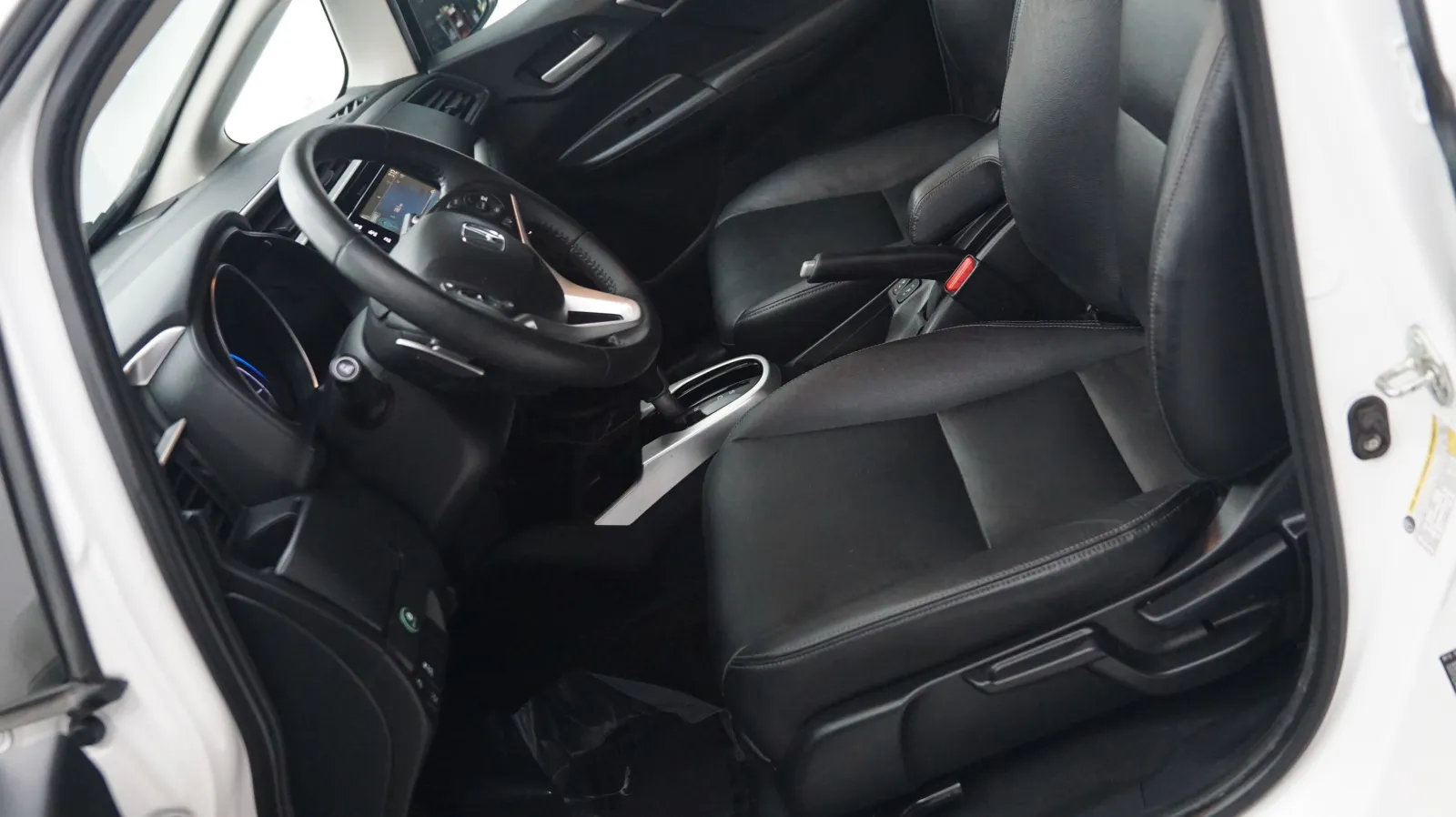 More photos of 2018 Honda Fit EX-L at Auto City, CA