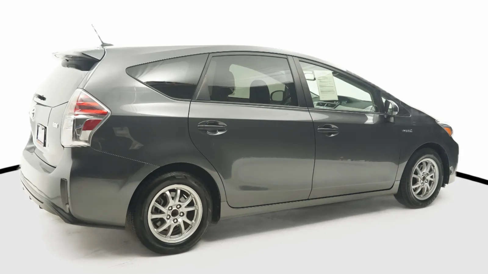 More photos of 2016 Toyota Prius V Five at Auto City, CA