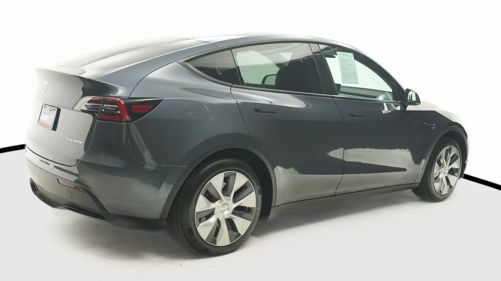 More photos of 2021 Tesla Model Y Long Range at Auto City, CA