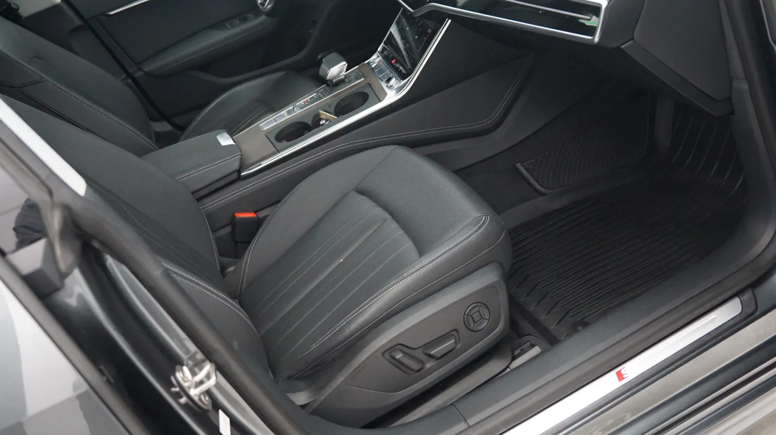 More photos of 2019 Audi A7 Prestige at Auto City, CA