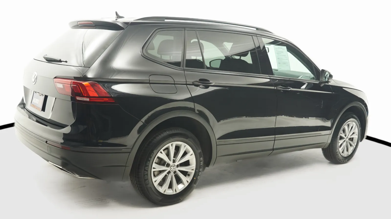 More photos of 2020 Volkswagen Tiguan S at Auto City, CA