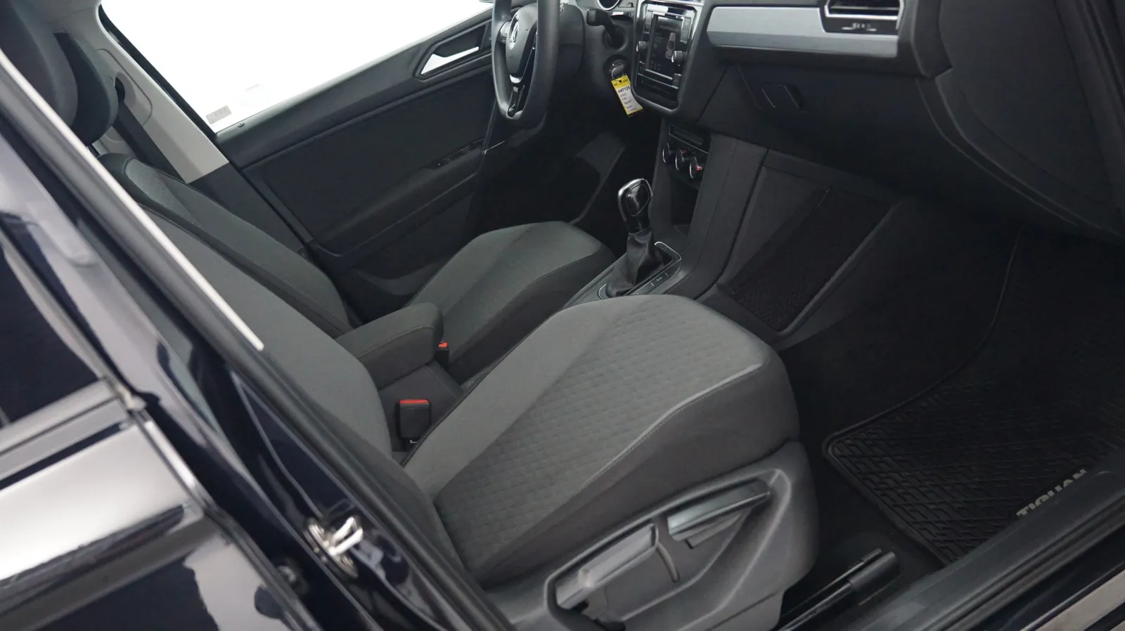 More photos of 2020 Volkswagen Tiguan S at Auto City, CA