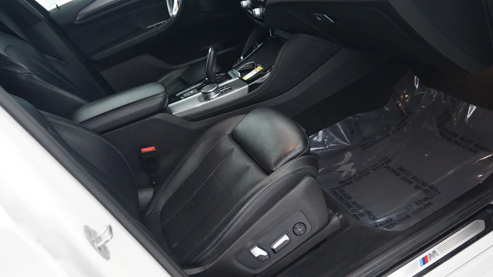 More photos of 2019 BMW X4 xDrive30i at Auto City, CA