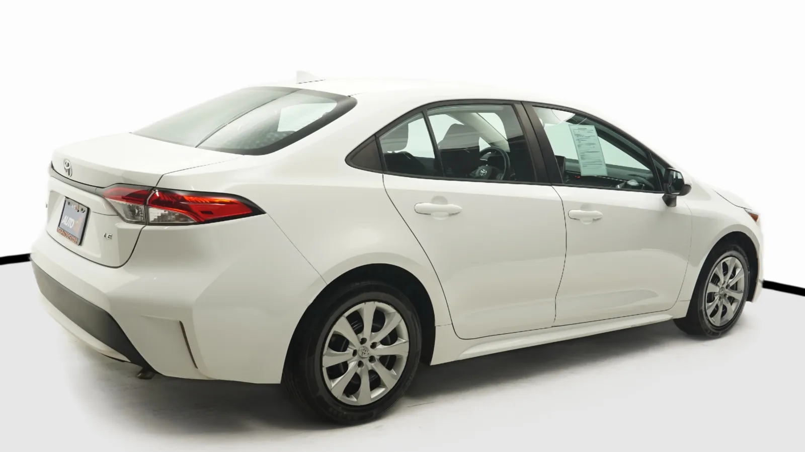 More photos of 2021 Toyota Corolla LE at Auto City, CA