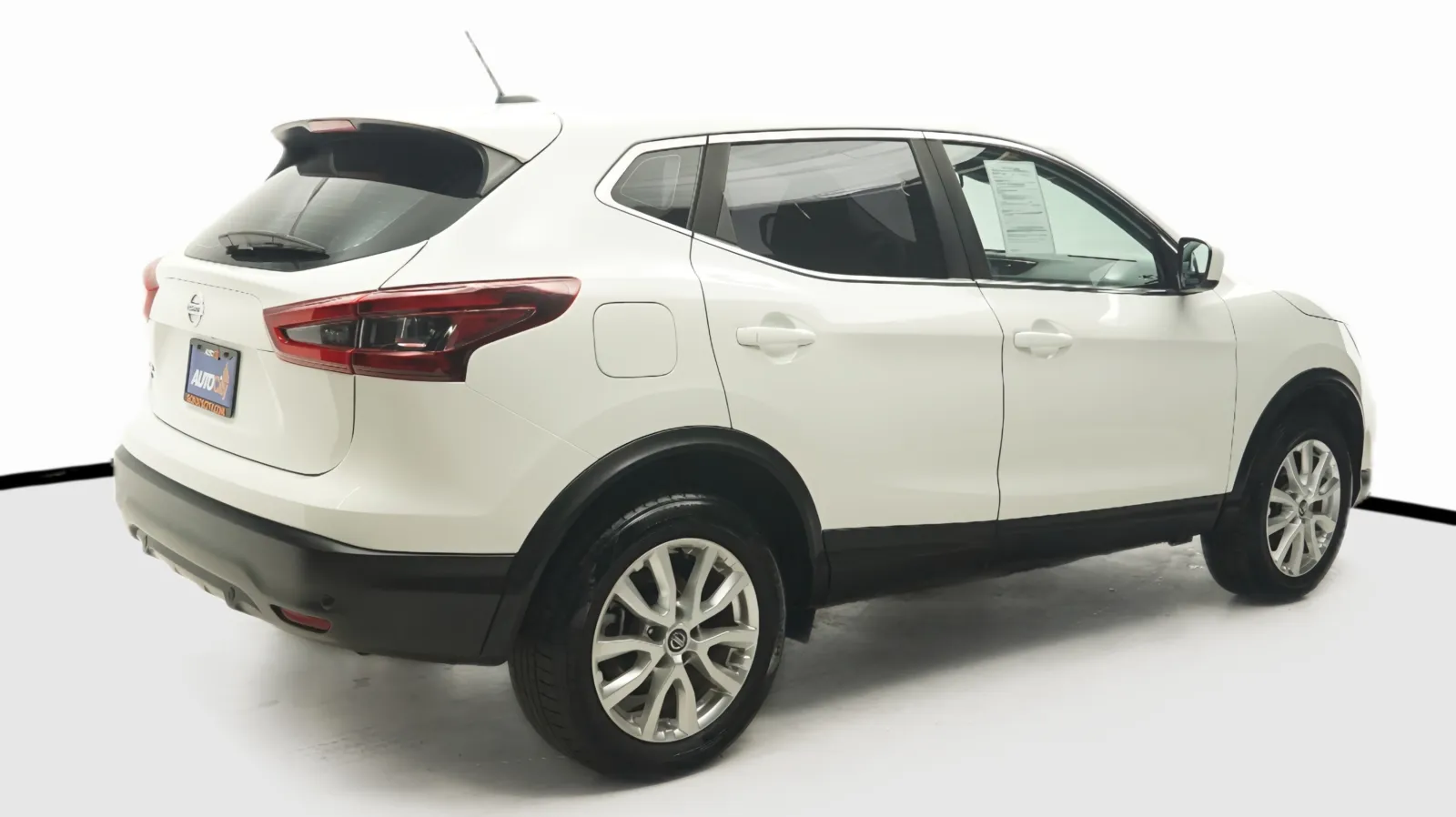 More photos of 2021 Nissan Rogue Sport S at Auto City, CA