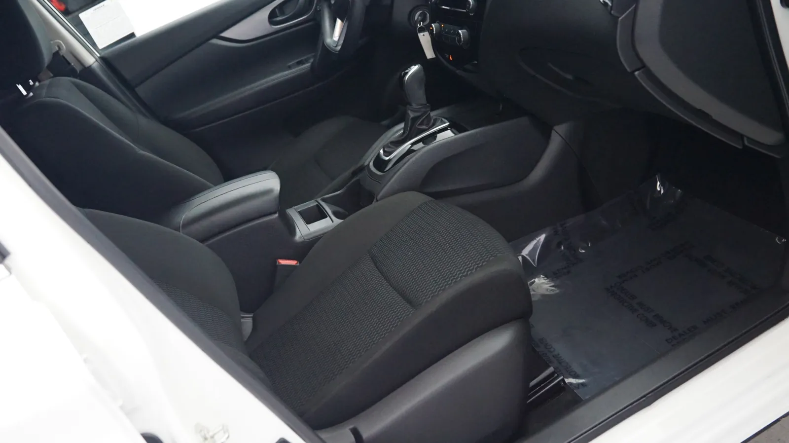 More photos of 2021 Nissan Rogue Sport S at Auto City, CA