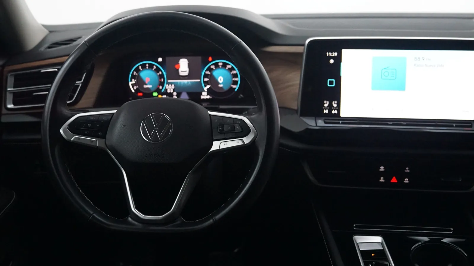 More photos of 2024 Volkswagen Atlas 2.0T SE w/Technology at Auto City, CA