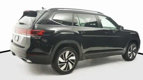 More photos of 2024 Volkswagen Atlas 2.0T SE w/Technology at Auto City, CA