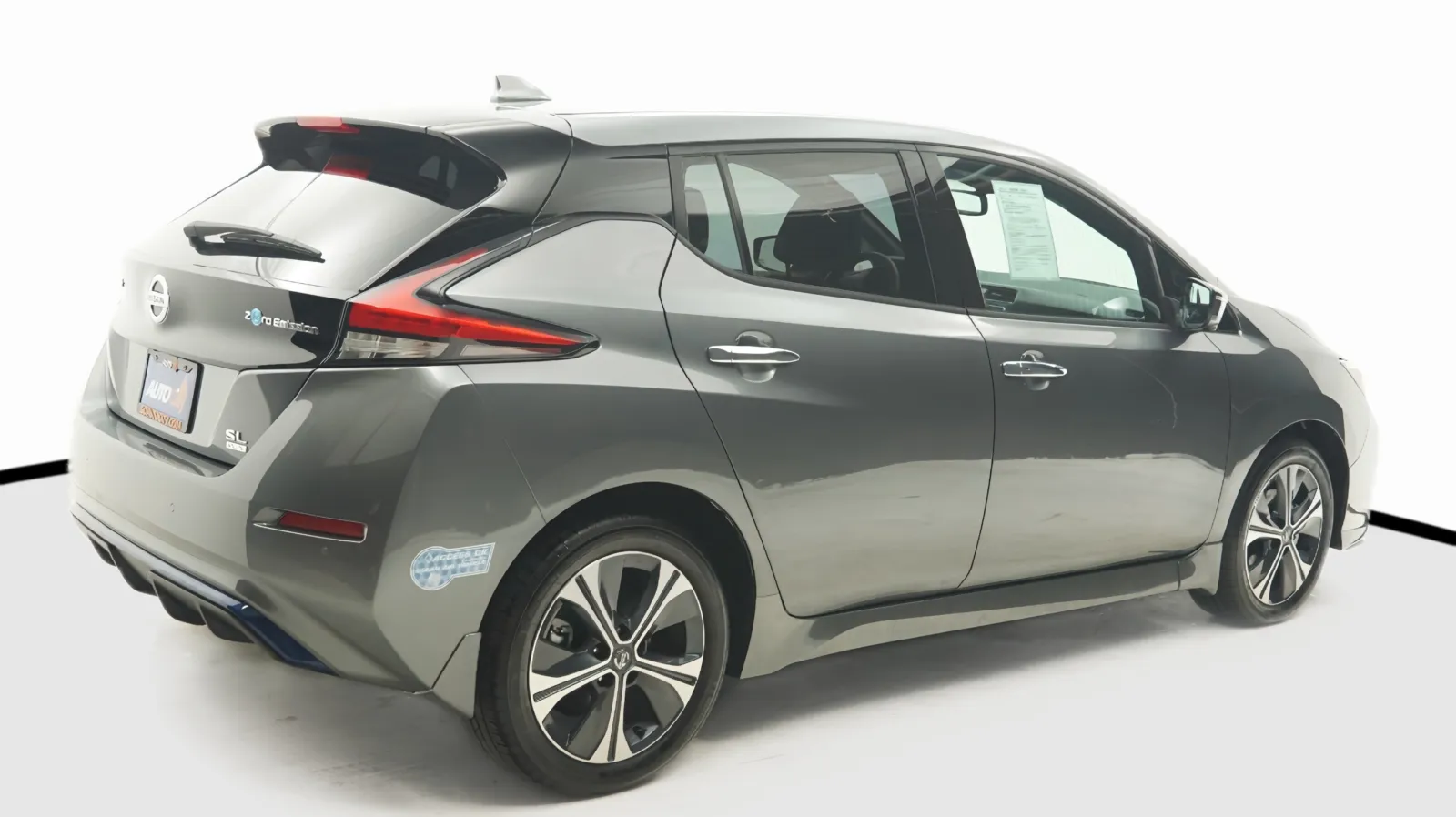 More photos of 2022 Nissan Leaf SL PLUS at Auto City, CA