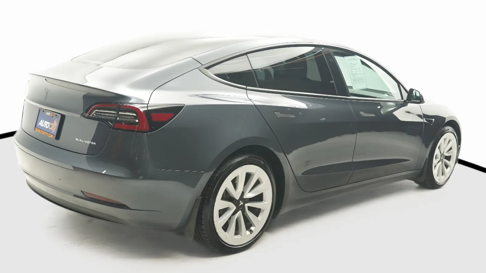 More photos of 2022 Tesla Model 3 Long Range at Auto City, CA