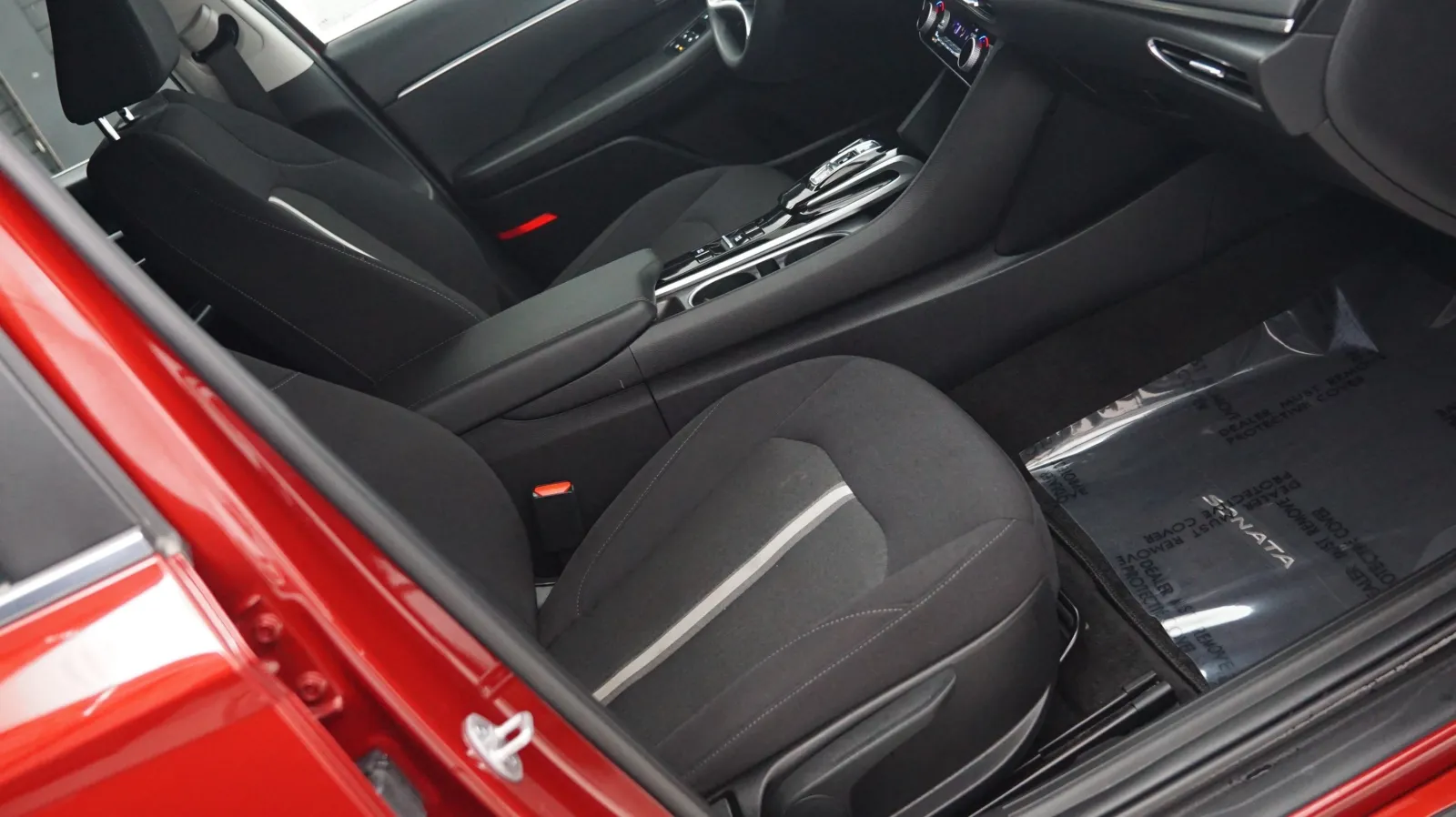 More photos of 2023 Hyundai Sonata SEL at Auto City, CA