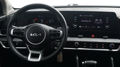 More photos of 2023 Kia Sportage LX at Auto City, CA