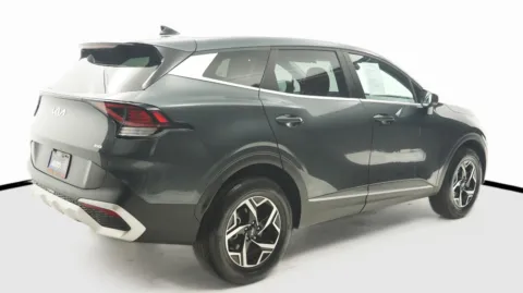 More photos of 2023 Kia Sportage LX at Auto City, CA