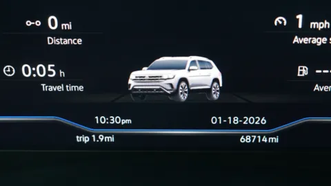 Photos of 2022 Volkswagen Atlas 3.6L V6 SE w/Technology for sale in El Cajon, CA at Auto City