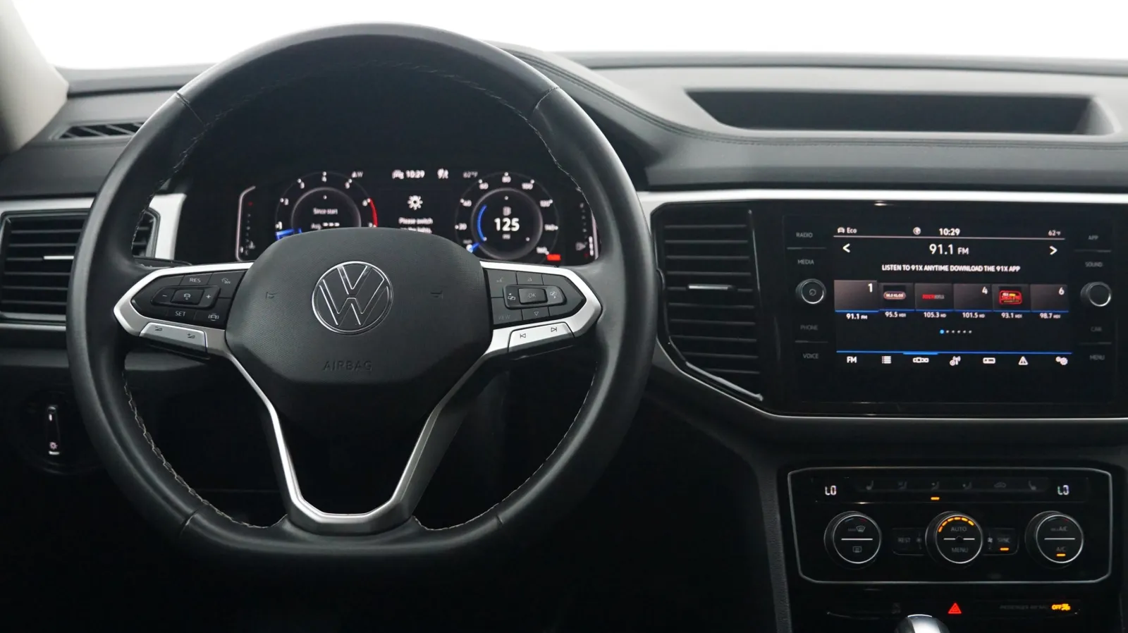 More photos of 2022 Volkswagen Atlas 3.6L V6 SE w/Technology at Auto City, CA