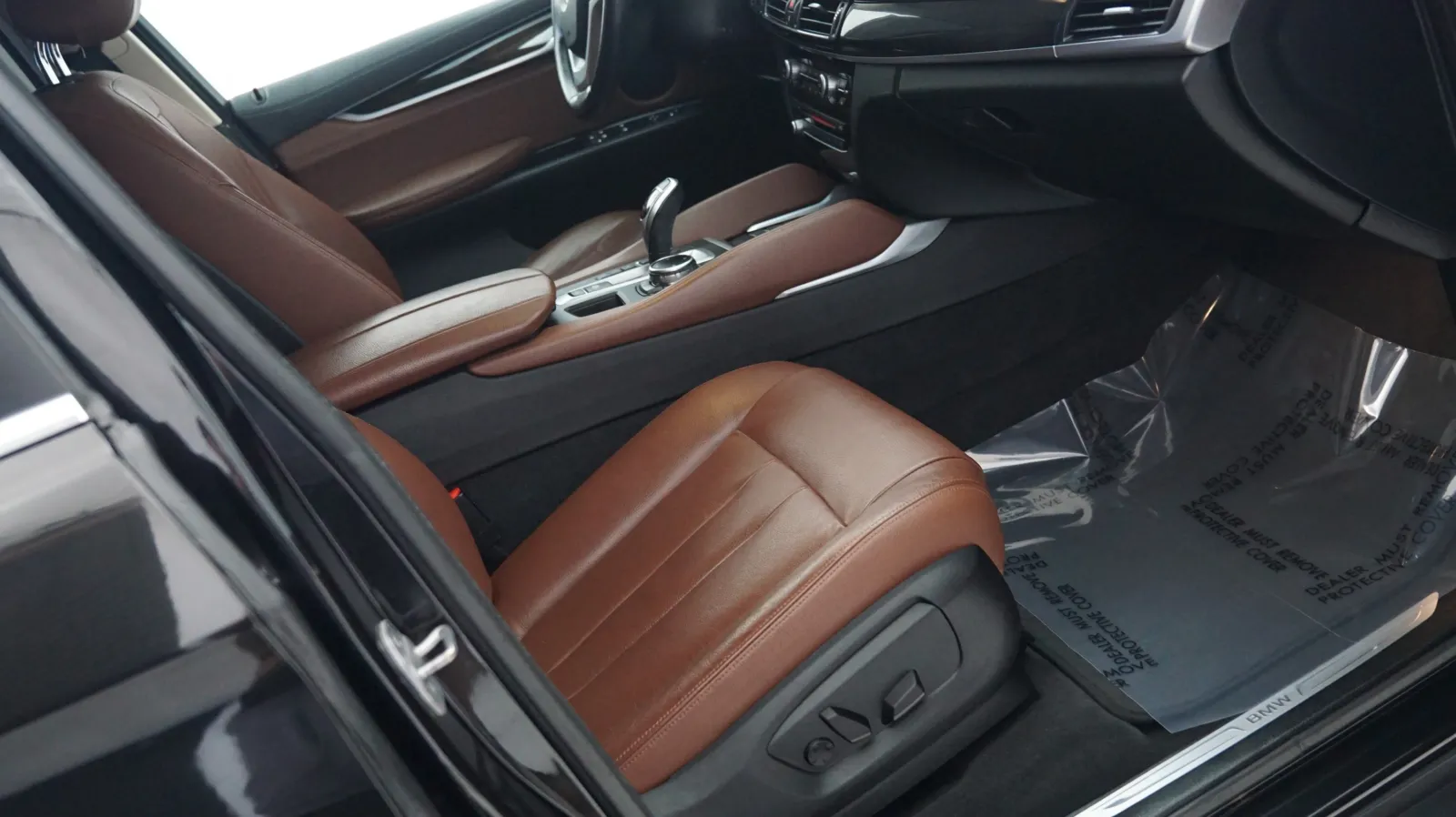 More photos of 2015 BMW X6 xDrive35i at Auto City, CA