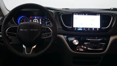 More photos of 2023 Chrysler Pacifica Touring L at Auto City, CA