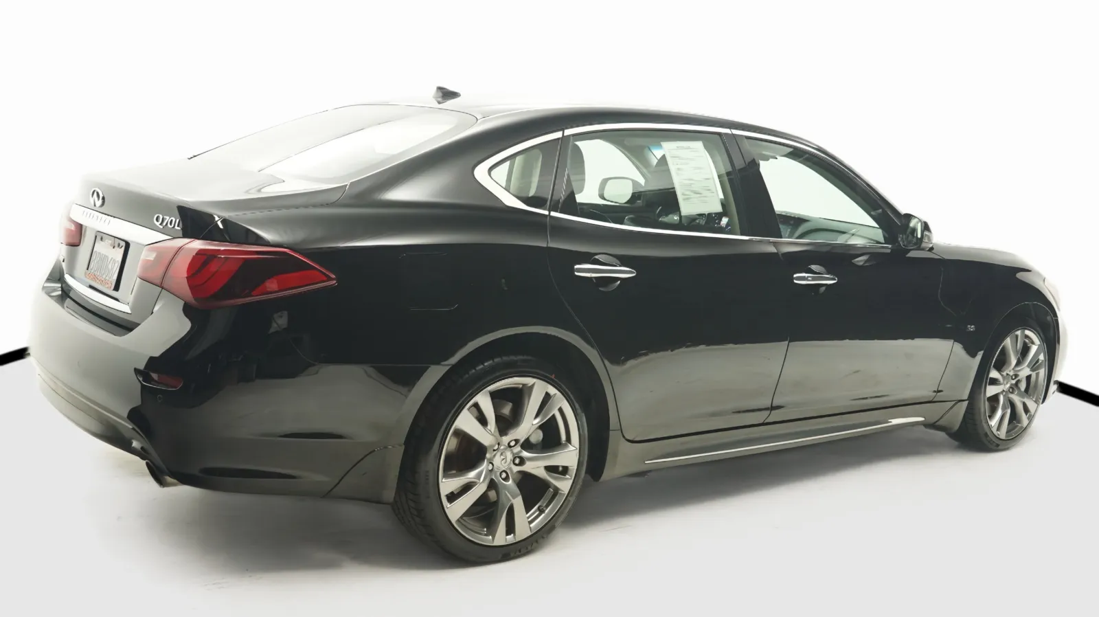 More photos of 2016 INFINITI Q70L 5.6 at Auto City, CA