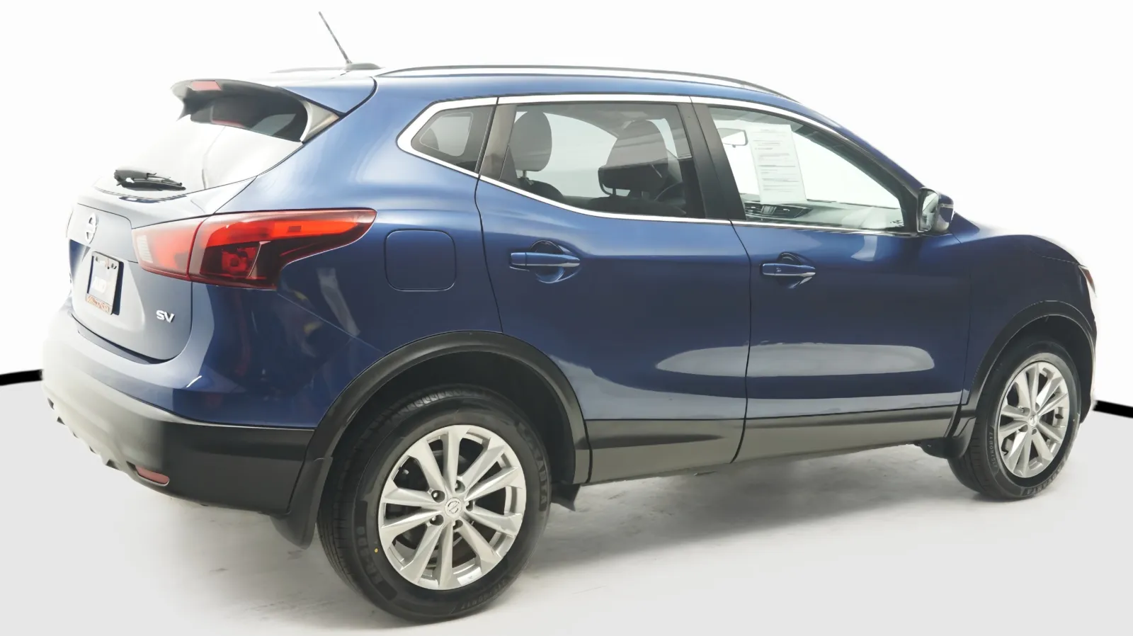 More photos of 2017 Nissan Rogue Sport SV at Auto City, CA