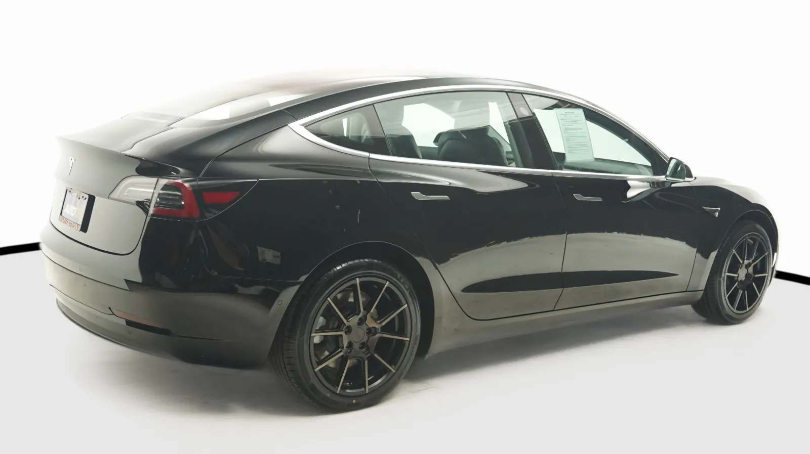 More photos of 2018 Tesla Model 3 Mid Range Battery at Auto City, CA