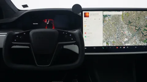 More photos of 2022 Tesla Model X Plaid at Auto City, CA