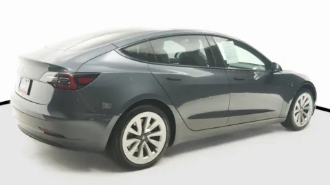 More photos of 2022 Tesla Model 3 at Auto City, CA