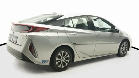 More photos of 2021 Toyota Prius Prime XLE at Auto City, CA