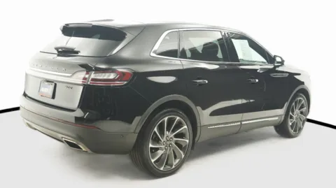 More photos of 2019 Lincoln Nautilus Reserve at Auto City, CA