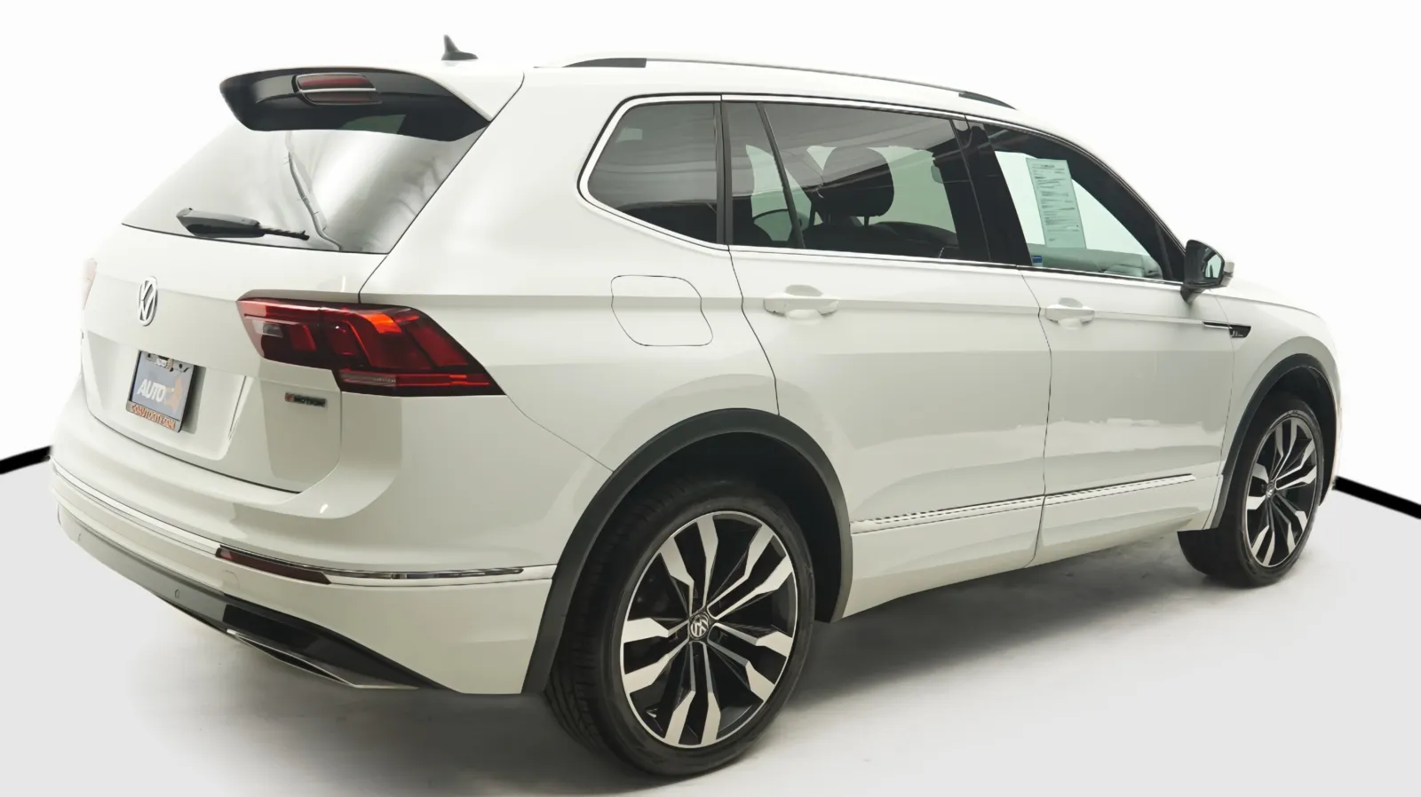 More photos of 2020 Volkswagen Tiguan SEL Premium R-Line at Auto City, CA