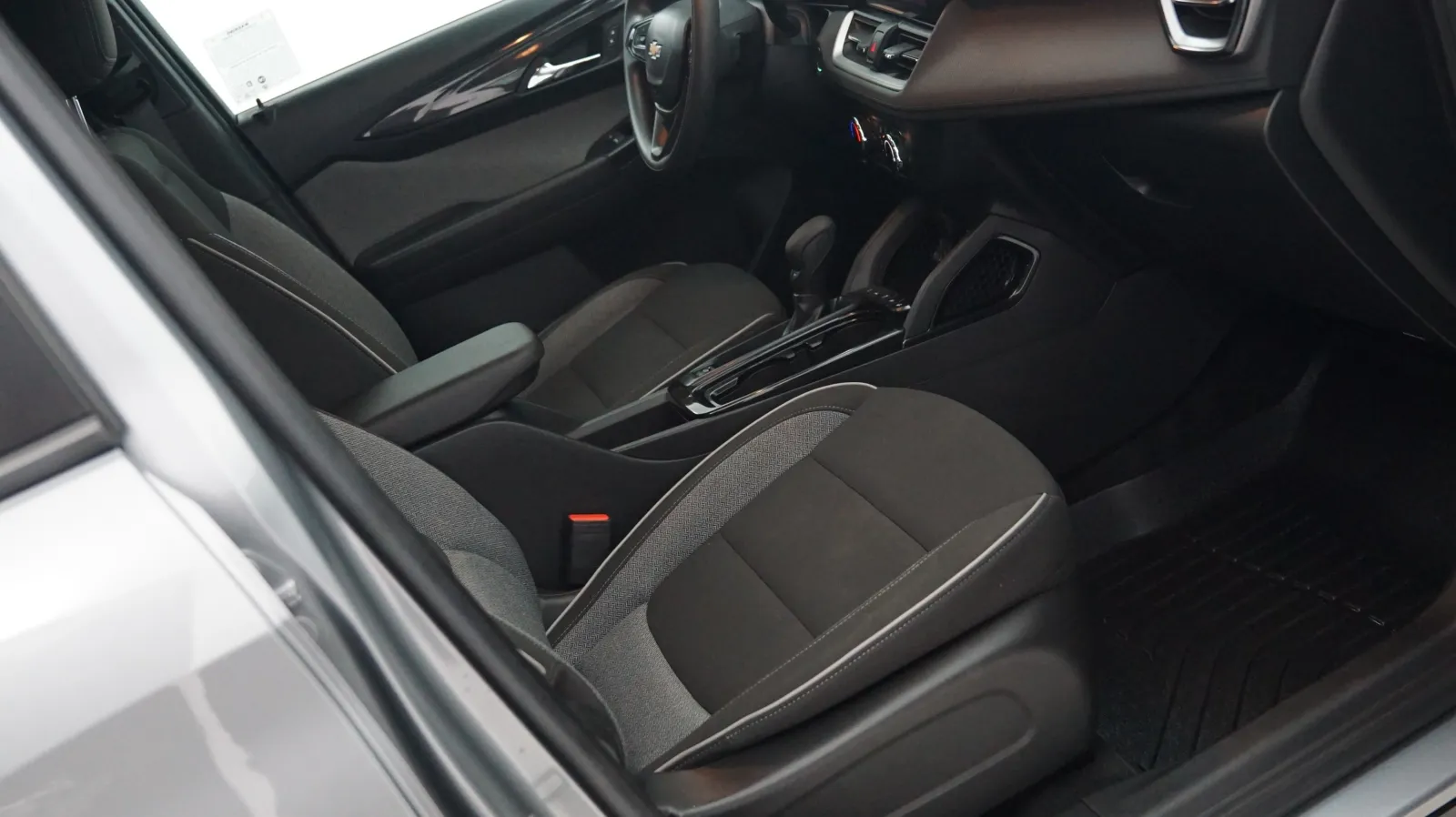 More photos of 2024 Chevrolet TrailBlazer LS at Auto City, CA