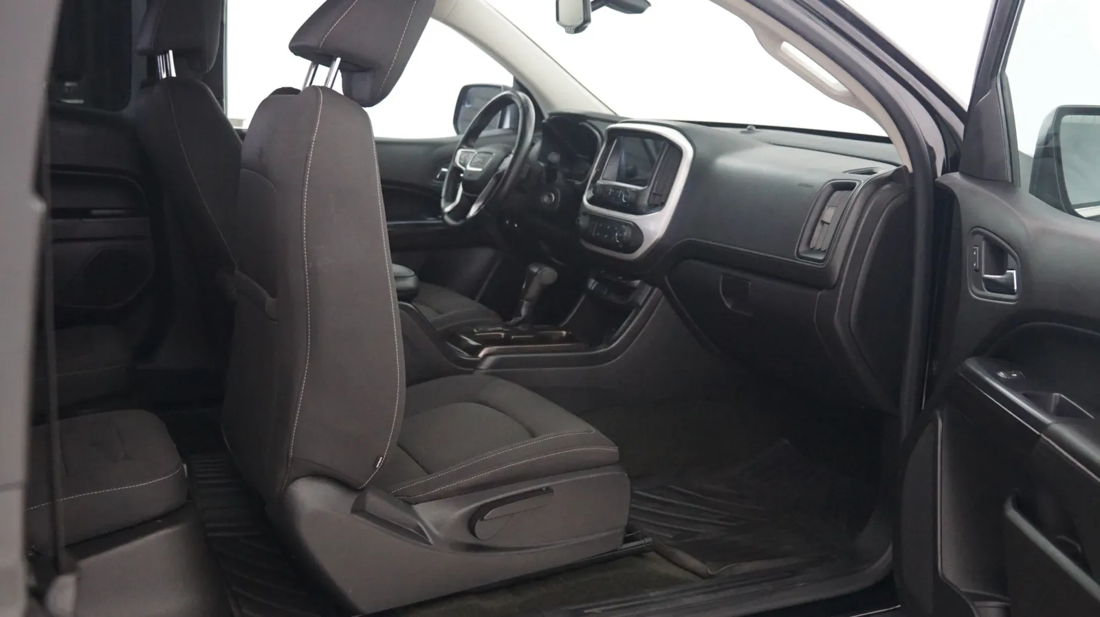 More photos of 2017 GMC Canyon 4WD SLE at Auto City, CA