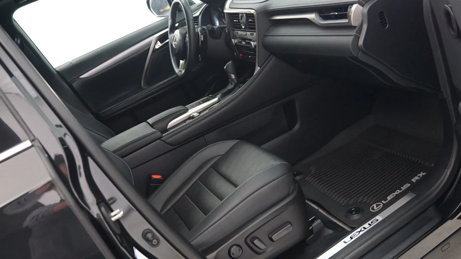 More photos of 2022 Lexus RX 350 F SPORT Handling at Auto City, CA