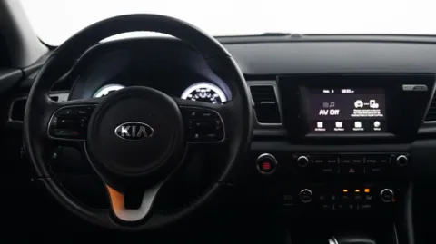 More photos of 2018 Kia Niro LX at Auto City, CA