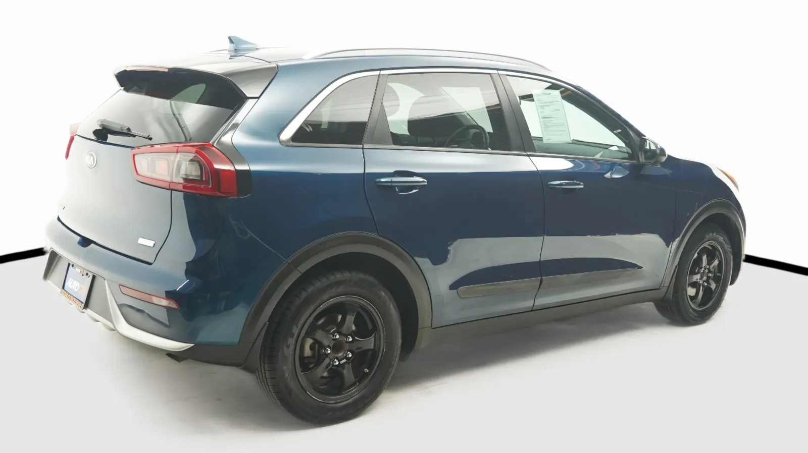 More photos of 2018 Kia Niro LX at Auto City, CA