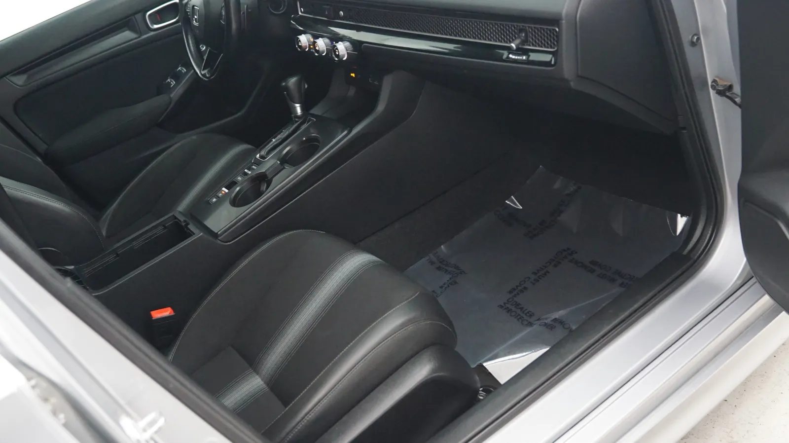 More photos of 2022 Honda Civic Sport at Auto City, CA