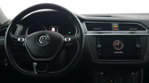 More photos of 2019 Volkswagen Tiguan SE at Auto City, CA